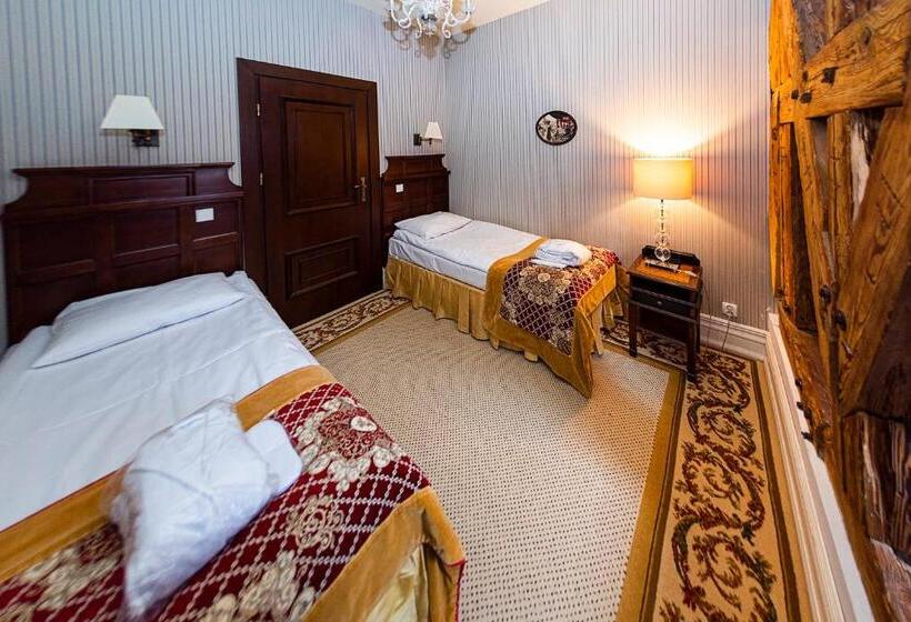 استودیوی استاندارد, St. Bruno