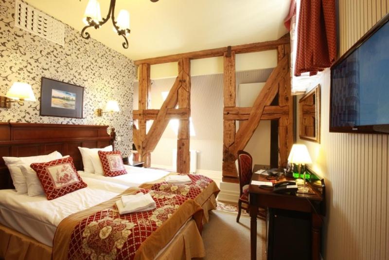 استودیوی استاندارد, St. Bruno