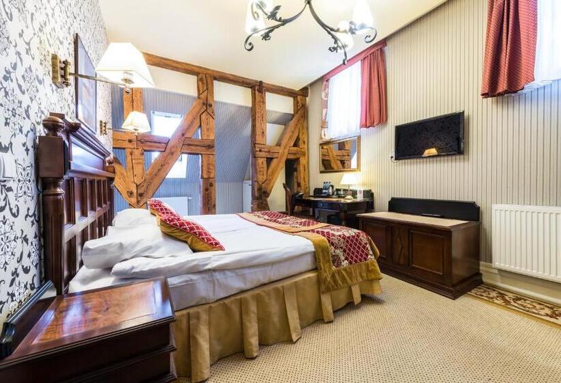 استودیوی استاندارد, St. Bruno