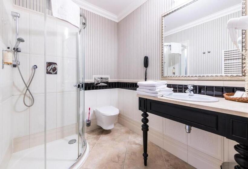 اتاق لوکس سه تخته, St. Bruno