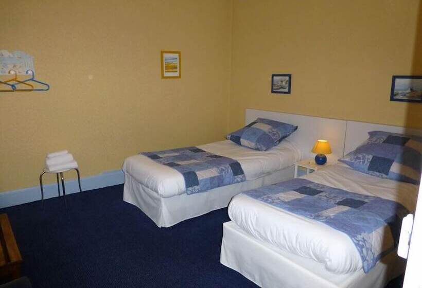 标准三人间, Trianon