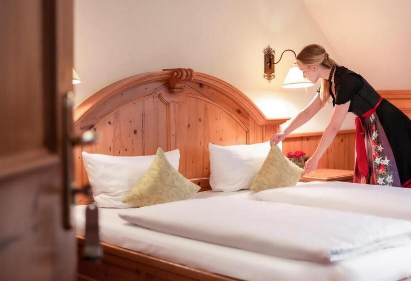 جناح جونيور, Landhotel 3kronen