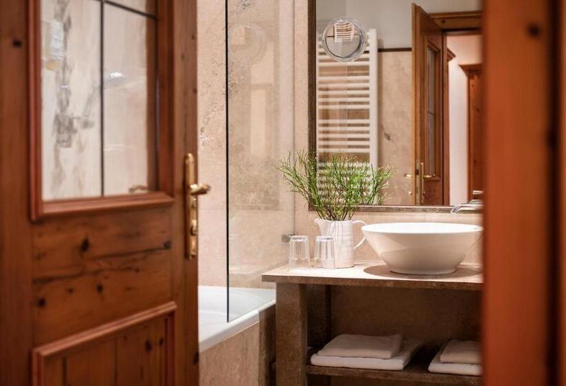 جناح جونيور, Landhotel 3kronen