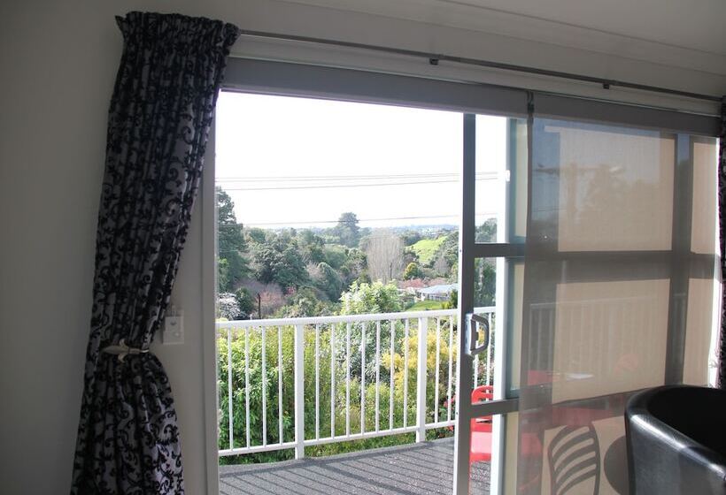 סטודיו דלוקס, Pukekura Motor Lodge