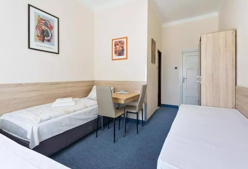 اتاق استاندارد سه نفره, Penzion Hotel Morrison