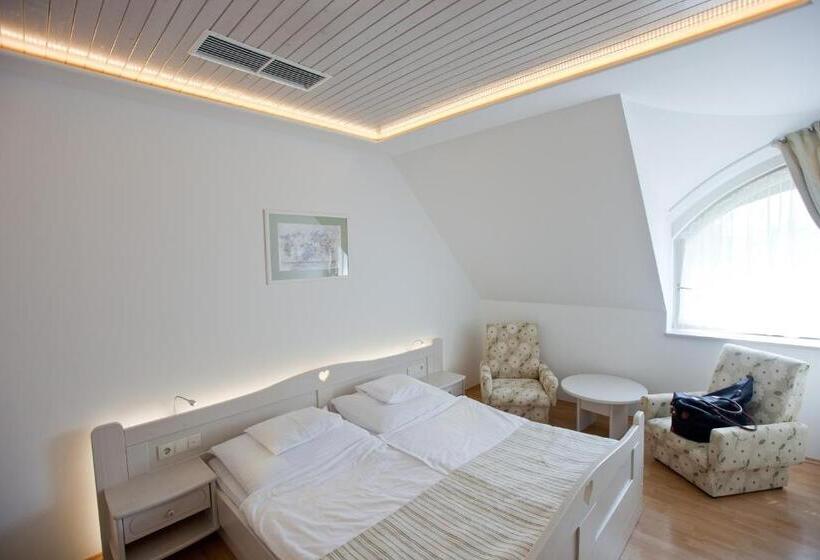 高级三人间, Tornácos Hotel   Hegykő