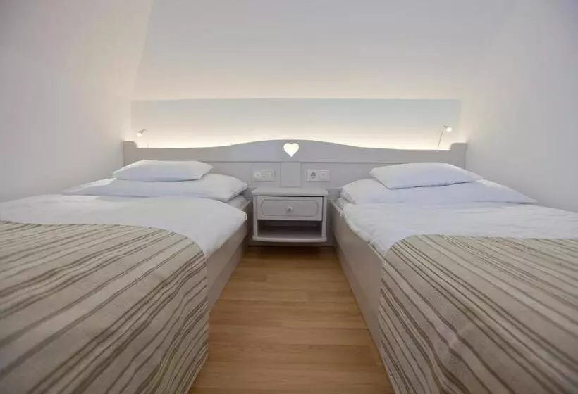 スイート, Tornácos Hotel   Hegykő