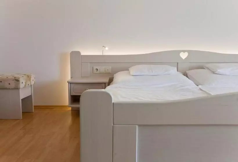 スイート, Tornácos Hotel   Hegykő