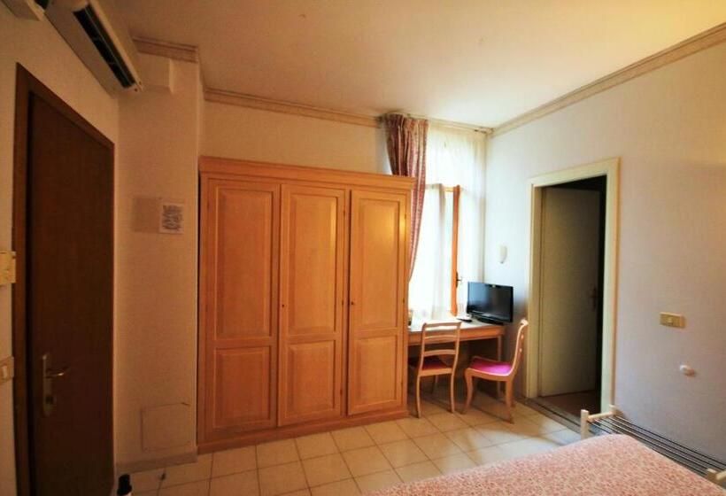Номер Стандарт Трехместный, Villa Gina