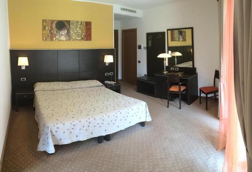 Семейный Номер, Villa Rosa