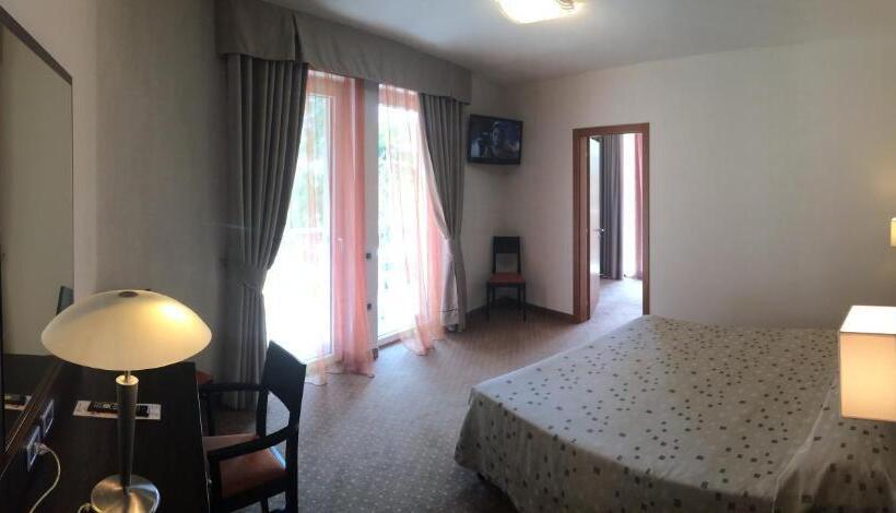 Семейный Номер, Villa Rosa