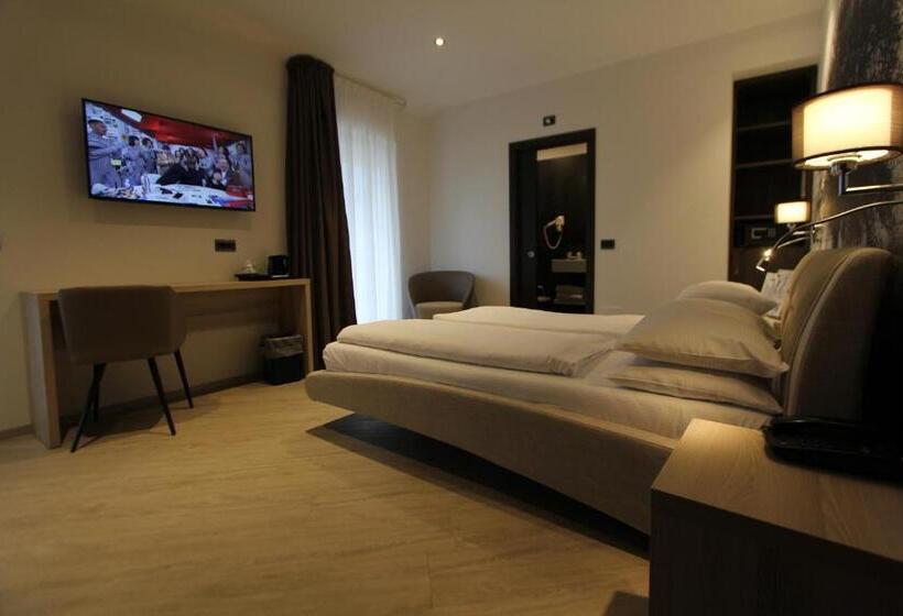 Номер Superior с Балконом, Villa Rosa