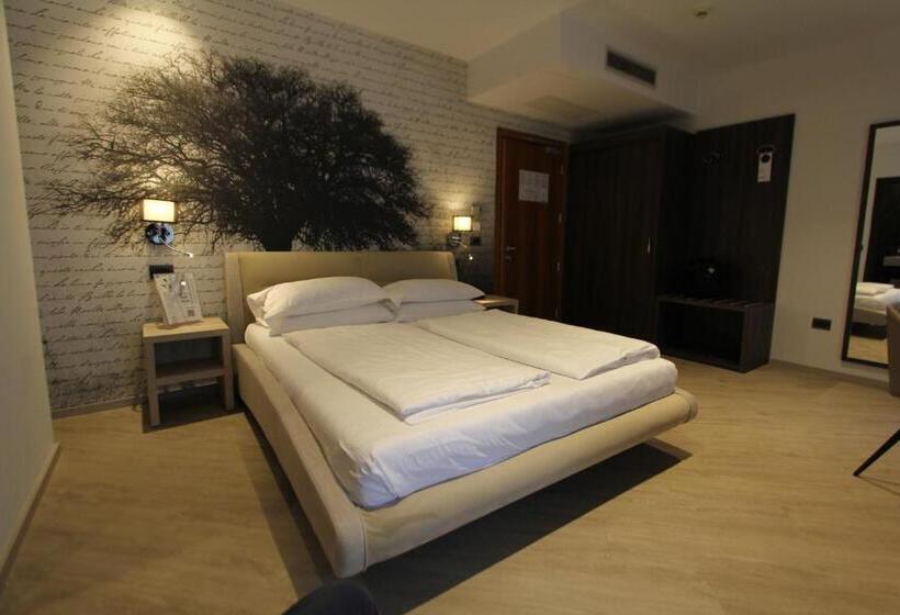 Номер Superior с Балконом, Villa Rosa