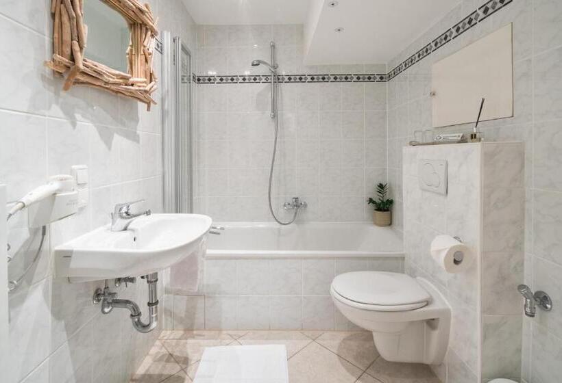 Huoneisto 1 Makuuhuone Näkymä, Zur Schönen Aussicht Hotel Garni