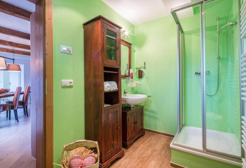 Juniorsviitti Vuoristonäkymä, Zur Schönen Aussicht Hotel Garni