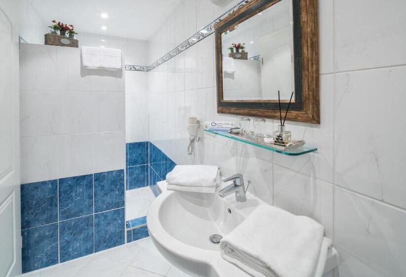 Huoneisto 1 Makuuhuone Pohjakerros, Zur Schönen Aussicht Hotel Garni