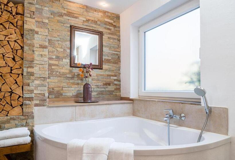 Deluxe-huone Parveke, Zur Schönen Aussicht Hotel Garni