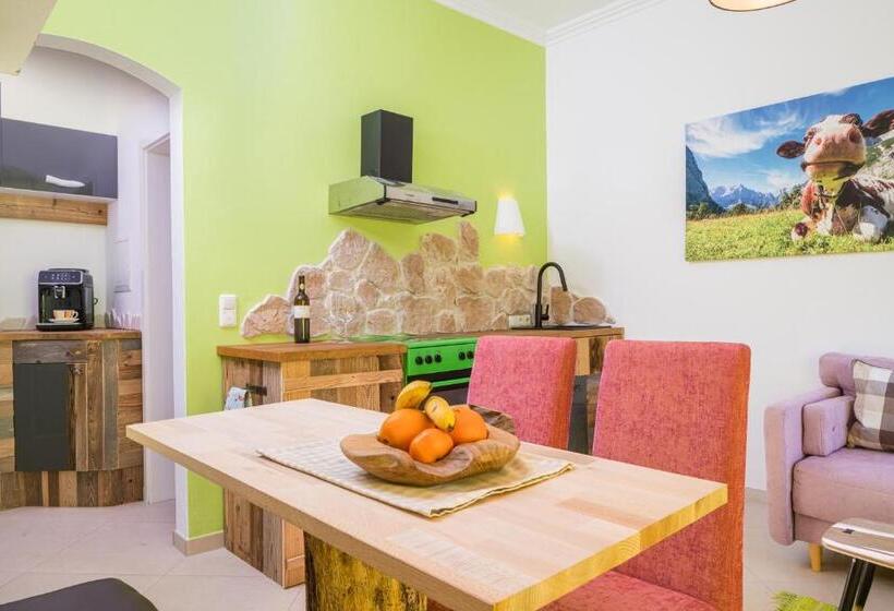 Huoneisto 1 Makuuhuone Parveke, Zur Schönen Aussicht Hotel Garni