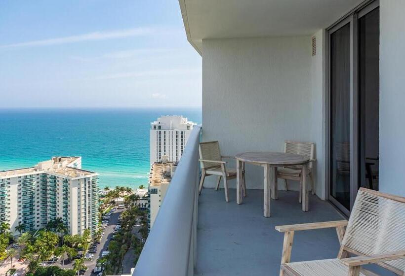 2 Bedroom Apartment with Views, Amazing Apartments At H Beach House