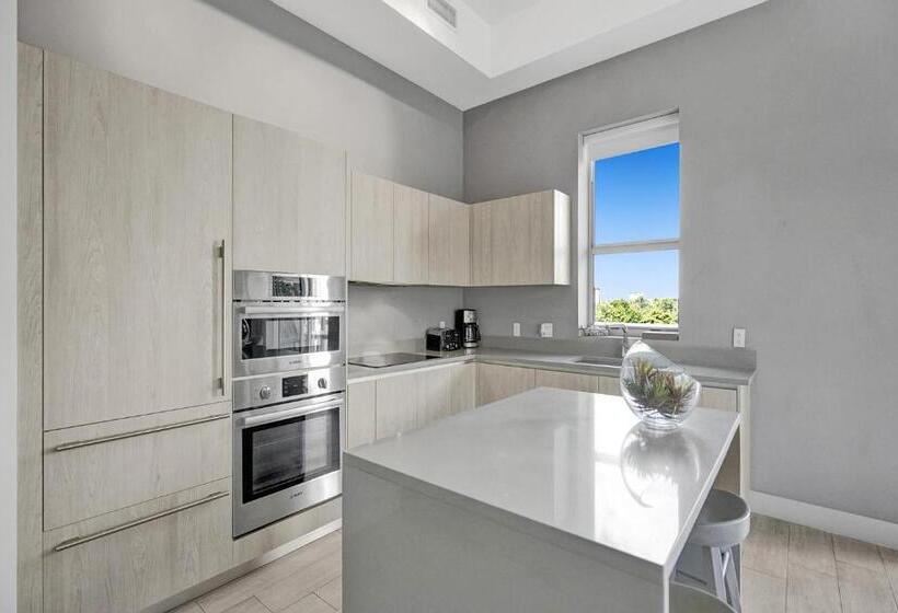 Апартаменты 1 Спальня Вид на Бассейн, Amazing Apartments At H Beach House