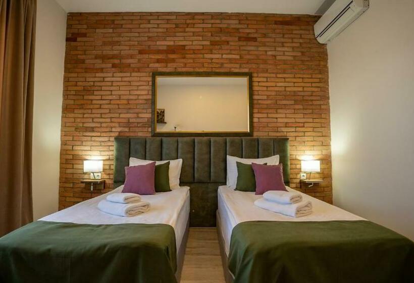 اتاق استاندارد با چشمانداز کوهستان, Château Mosmieri Hotel & Winery