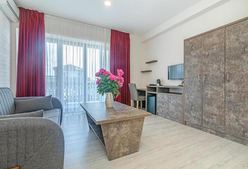 سوئیت با بالکن, Château Mosmieri Hotel & Winery