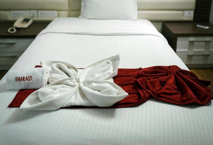 اتاق لوکس, Emarald Hotel Calicut