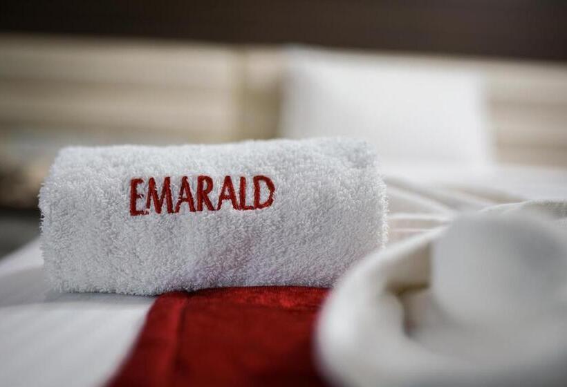 اتاق لوکس, Emarald Hotel Calicut
