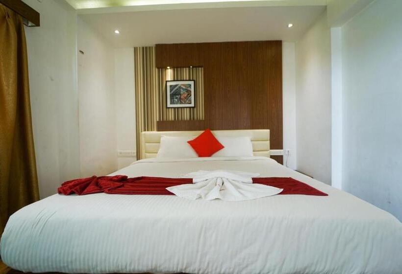 Люкс, Emarald Hotel Calicut