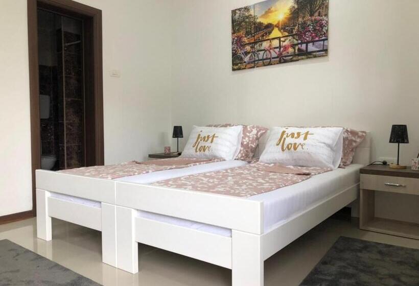 استودیوی لوکس, Studio Apartment In Old Town With Parking