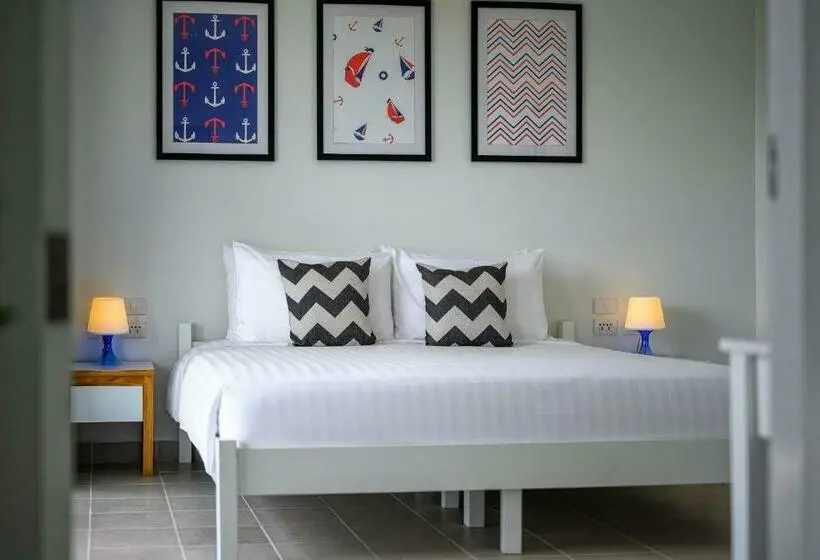 سوئیت با تخت بزرگ, Maikhao Hotel, Phuket