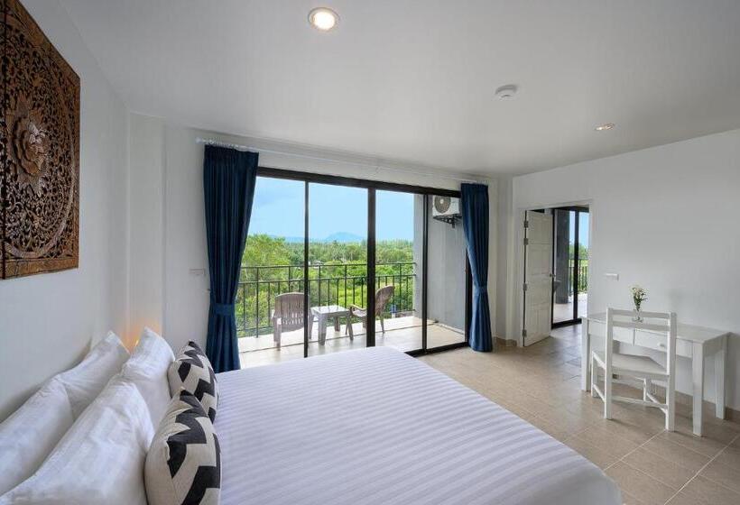 Люкс 2 Спальни, Maikhao Hotel, Phuket