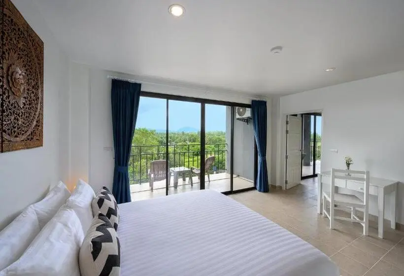 سوئیت 2 خوابه, Maikhao Hotel, Phuket
