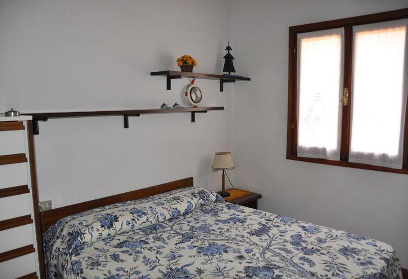 Huoneisto 1 Makuuhuone Merinäkymä, Villaggio Est A Capo Coda Cavallo San Teodoro