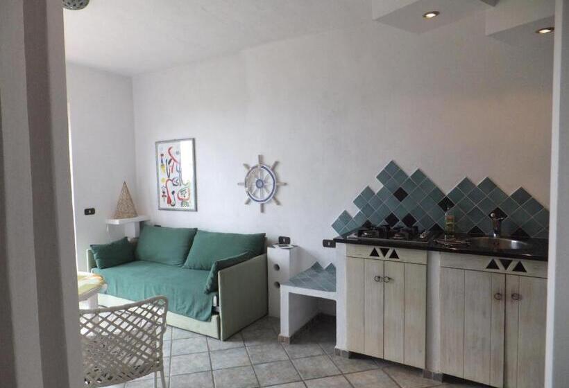 Студия Стандарт, Villaggio Est A Capo Coda Cavallo San Teodoro