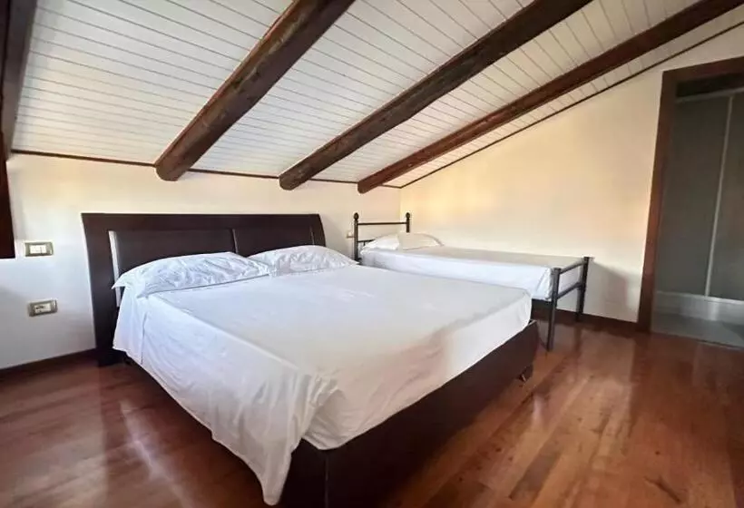 Standard Kolmen Hengen Huone Parveke, Agriturismo Mammarella