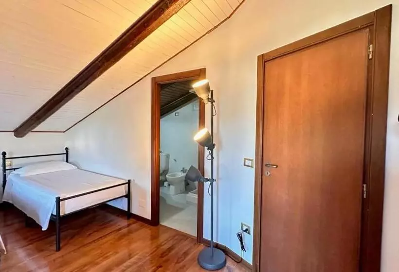 Standard Kolmen Hengen Huone Parveke, Agriturismo Mammarella