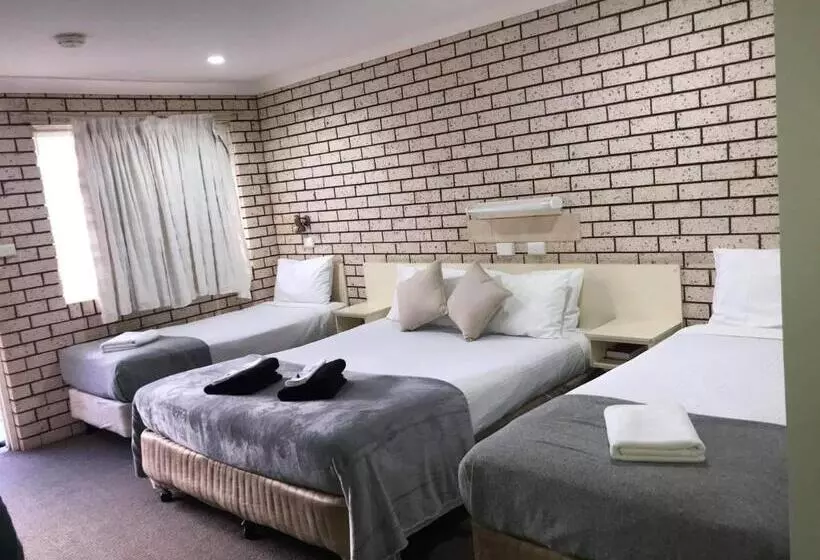 Perhehuone, Alfa Motel