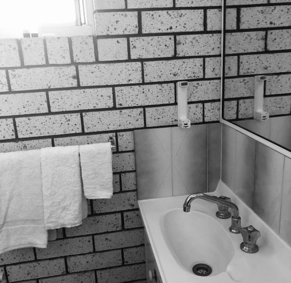 家庭间, Alfa Motel