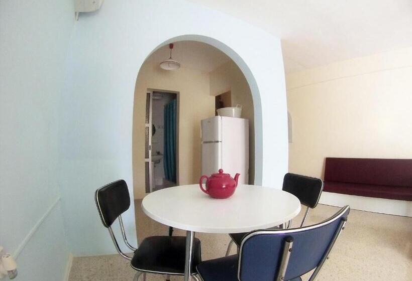 استودیوی استاندارد, For Rest Apart