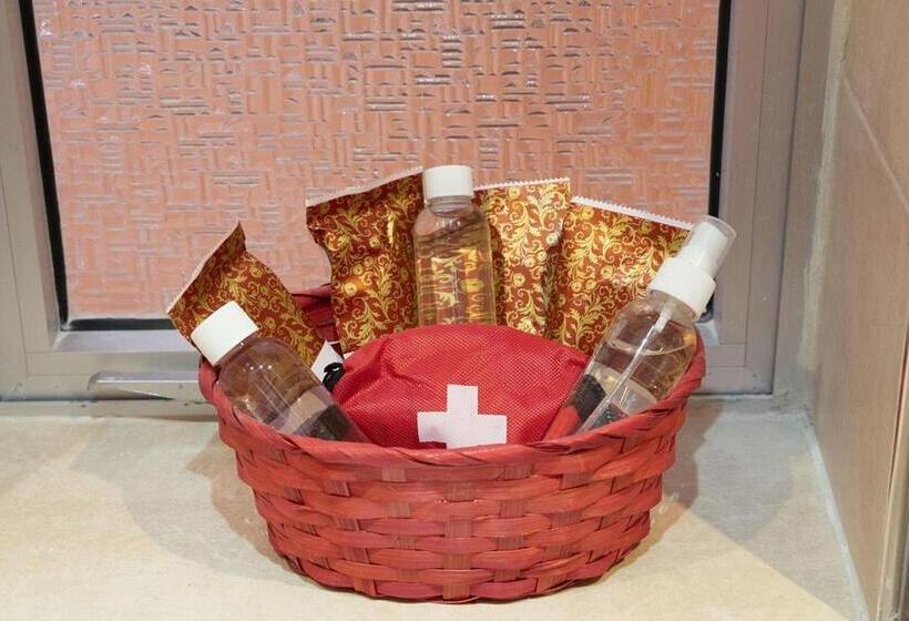 استودیوی استاندارد, For Rest Apart