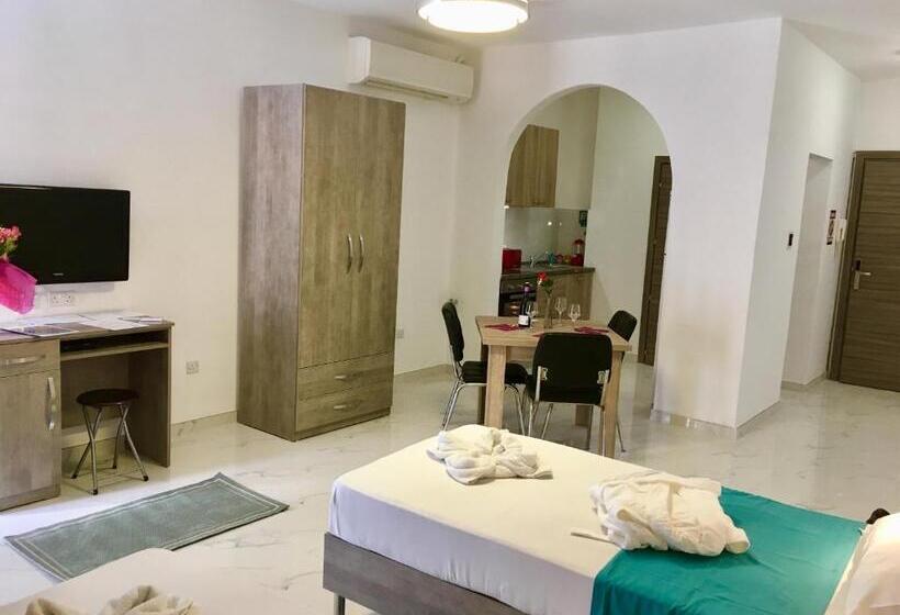 استودیوی سوپریور, For Rest Apart