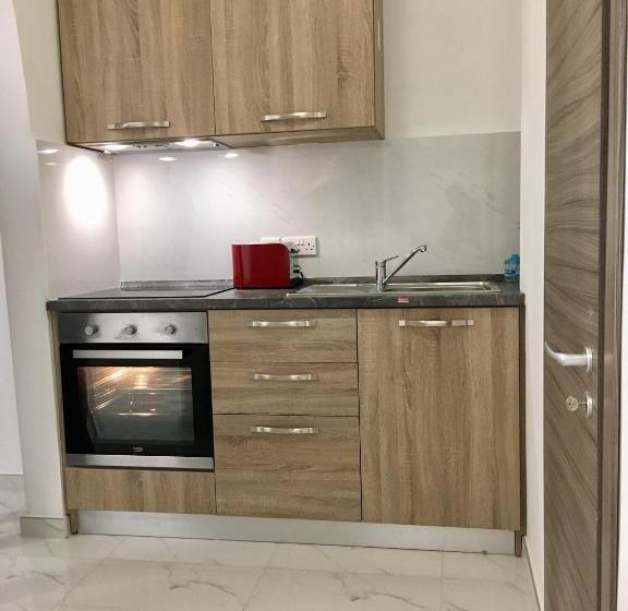 استودیوی سوپریور, For Rest Apart