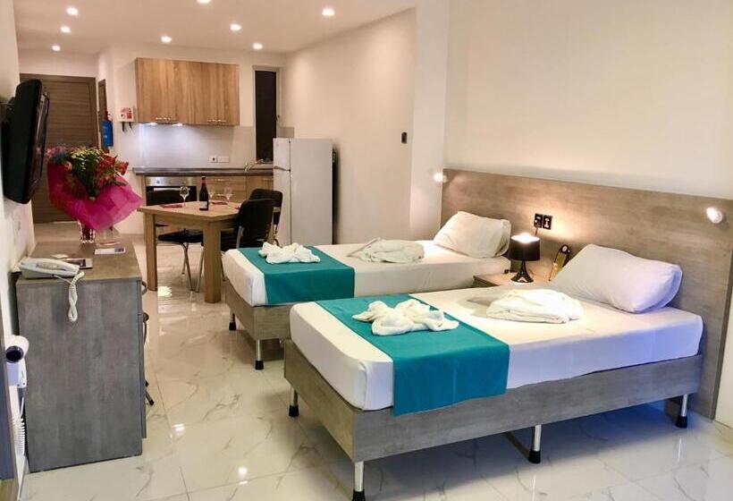 استودیوی سوپریور, For Rest Apart