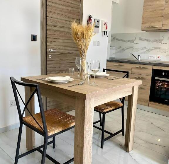 1 Bedroom Penthouse Apartment, For Rest Apart