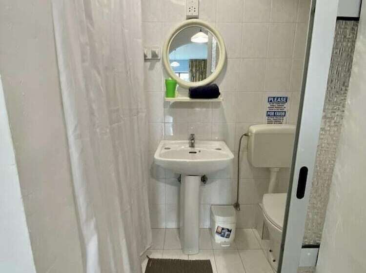 استودیوی استاندارد, For Rest Apart