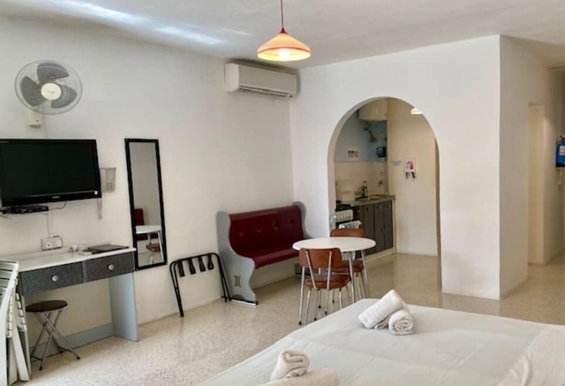 استودیوی استاندارد, For Rest Apart