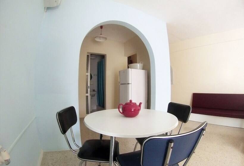 استودیوی استاندارد, For Rest Apart