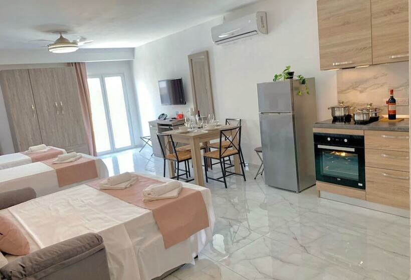 استودیوی سوپریور, For Rest Apart