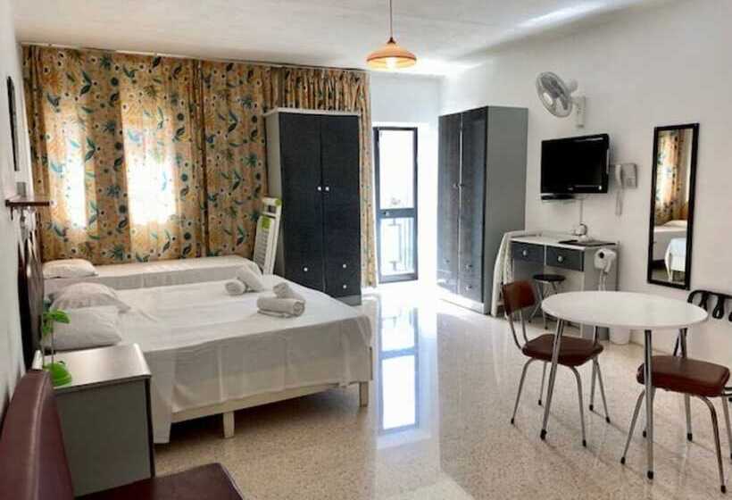 استودیوی استاندارد, For Rest Apart